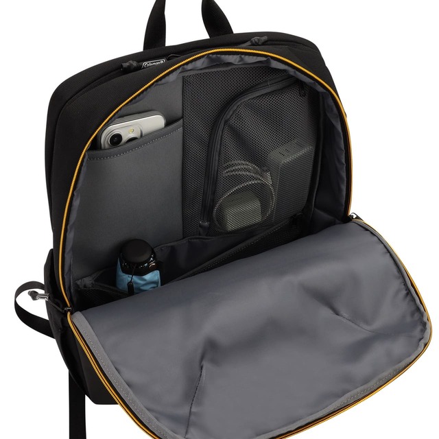 【コールマン】「アウトビズ ドーム 17L」内部には小物をスマートに収納できるさまざまなポケットを配置