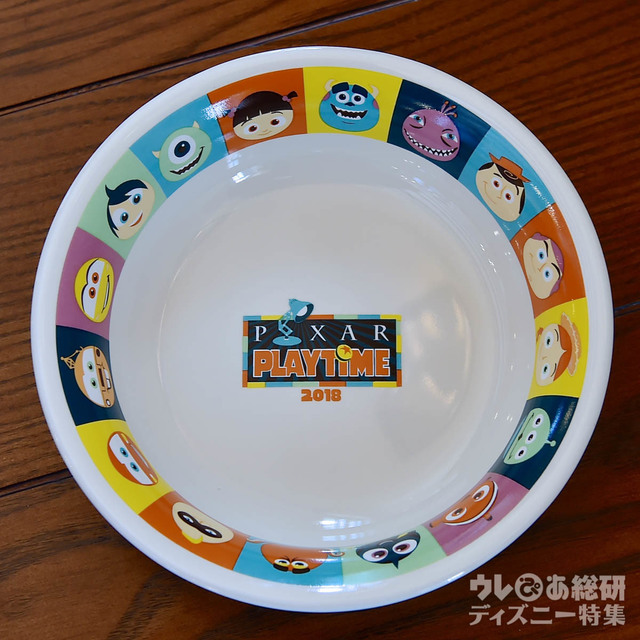 ランドール・ボッグスのカップケーキ、スーベニアプレート付き ¥750 