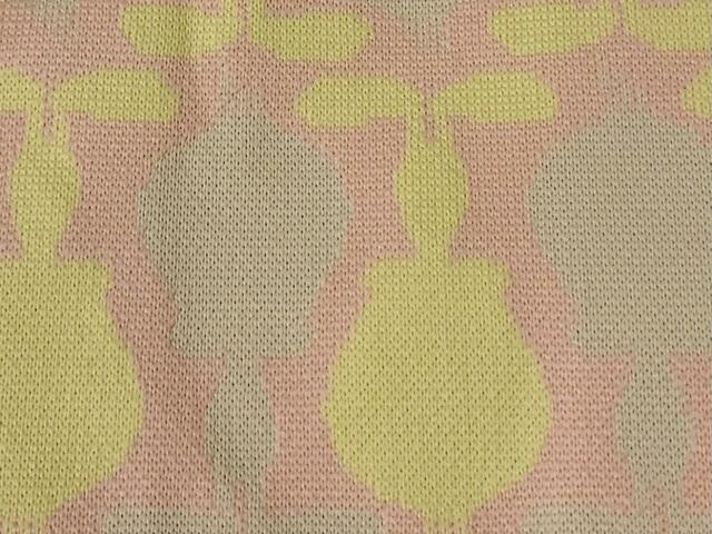 ジャガード織りのニット生地【タリーズコーヒー×LOONEY TUNES】コラボグッズ「ジャガードトート（トゥイーティー）」1,980円（税込）