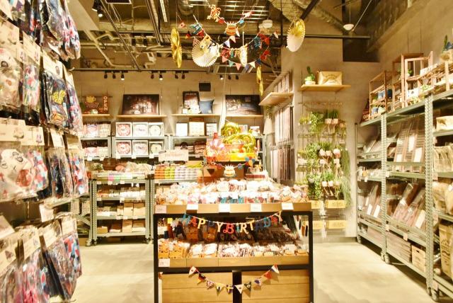 【AWESOME STORE TOKYO（オーサムストア トーキョー】おうちパーティーが盛り上がるグッズはいかが？