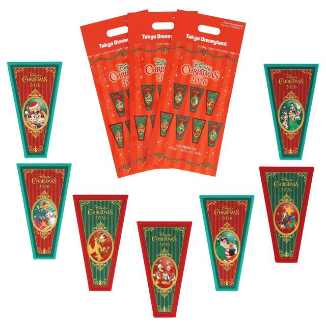 ワッペンアクセサリー 900円|東京ディズニーリゾート「ディズニー・クリスマス」スペシャルグッズ|販売店舗:東京ディズニーランド「ディズニー&カンパニー」、東京ディズニーシー「ガッレーリア・ディズニー」|発売日:2026年11月10日(火)