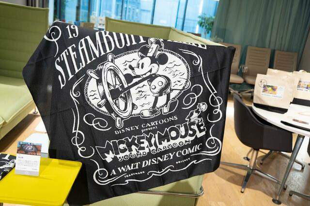 風呂敷｜3,960円｜銀座 伊東屋「ディズニー100周年」グッズ