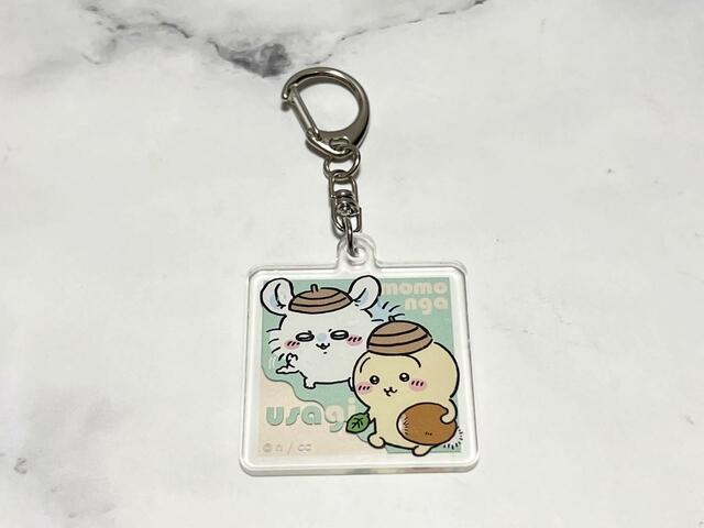 どんぐり帽子を被ったうさぎ＆モモンガコンビ。かわいすぎます…！