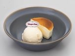 バスクチーズケーキ With ハーゲンダッツ バニラ【ニラックスブッフェ「ハーゲンダッツ アイスクリーム 食べ放題」】