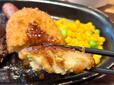 【ガスト　日替わりランチ】ソースのかかっているエリアとかかっていないエリアに分かれているので、セルフで味変しながら食べられる