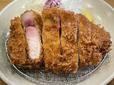 【豚肉専門料理店とんかつのり】250グラムのロース肉。なかなかの迫力。食べがいがあった