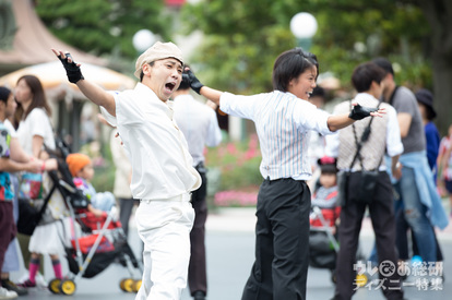 Tdl ディズニー通には常識 突然始まるスゴワザショーでツレにハッピーサプライズ 写真132枚 写真 37 132 ディズニー特集 ウレぴあ総研