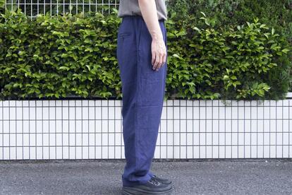 MUJI Laboの「新作イージーパンツ」は、風通しの良いゆったりとした MUJI Laboの「新作イージーパンツ」は、風通しの良いゆったりとした