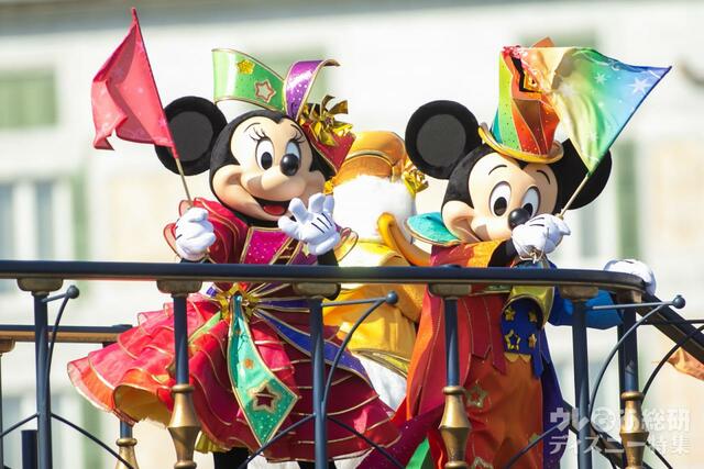 レッツ・セレブレイト・ウィズ・カラー