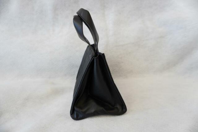 バッグを横から見たところ