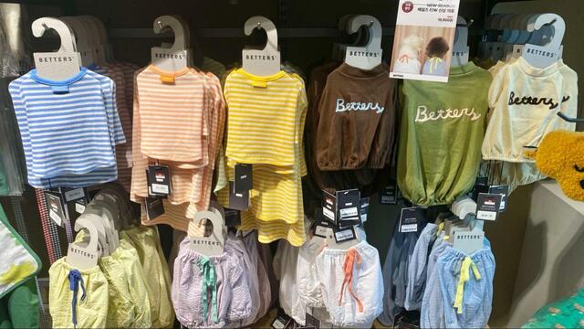 【韓国の無印良品】可愛いペット用の洋服も種類豊富に置いてありました