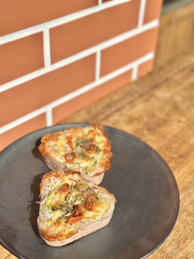 自由が丘ベーカリー「釜揚げシラスと青のりのタルティーヌ仕立て」