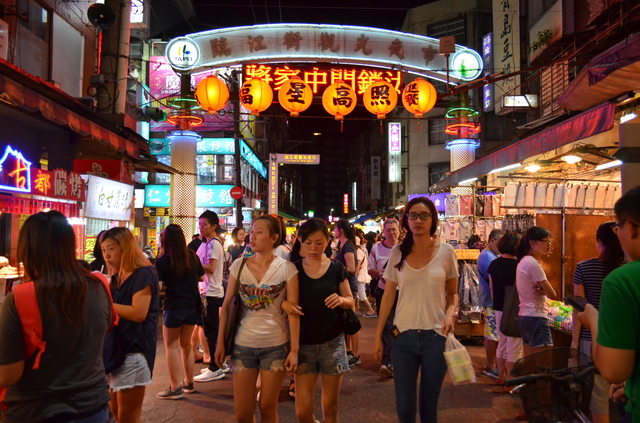 臨江街夜市の西側ゲート