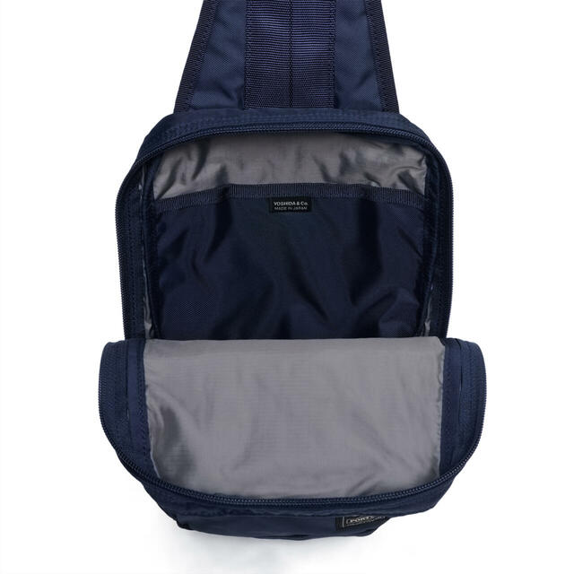 「PORTER / FLASH SLING SHOULDER BAG」31,900円（税込）