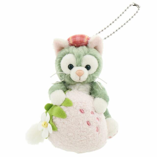 ぬいぐるみチャーム 2,200円｜東京ディズニーリゾート「ダッフィー＆フレンズのハートフェルト・ストロベリーギフト」スペシャルグッズ｜販売店舗：東京ディズニーシー「マクダックス・デパートメントストア」｜発売日：2024年1月15日（月）