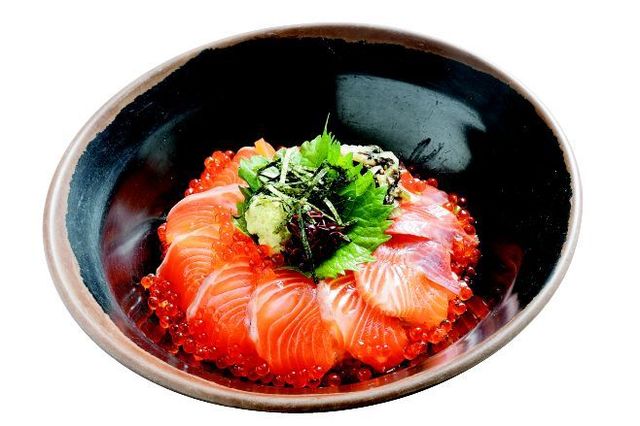 新潟産 秋の美雪ますときりざいの親子丼