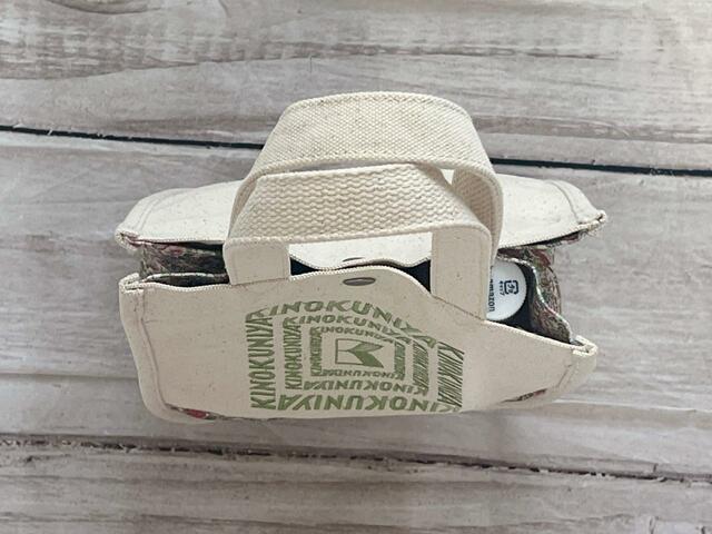 お出かけの際の持ち物を入れてみました！