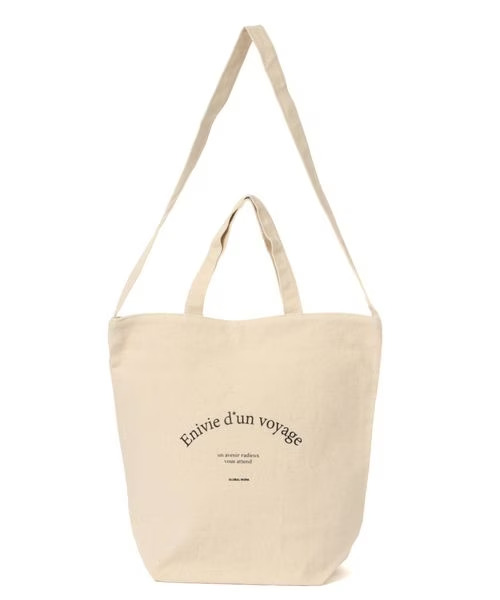 【グローバルワークの「バッグ」売れ筋ランキング 9位】「シンプル2WAYロゴトート」2,530円（税込）