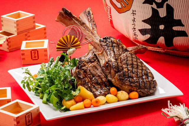 「トマホークステーキ」＜期間：2026年1月1日～1月4日＞【ロブスター・フカヒレ・ウニも！新年を彩る贅沢メニューが楽しめる「ホテルエミシア東京立川」の“贅沢ブッフェ”がすごい！】