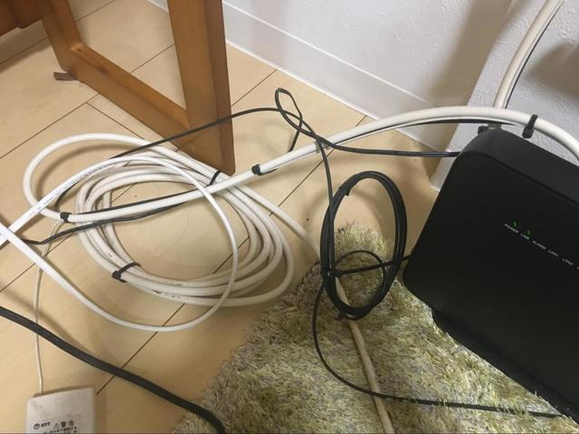 【収納前】子どもがケーブルをいたずらしてしまうことも…