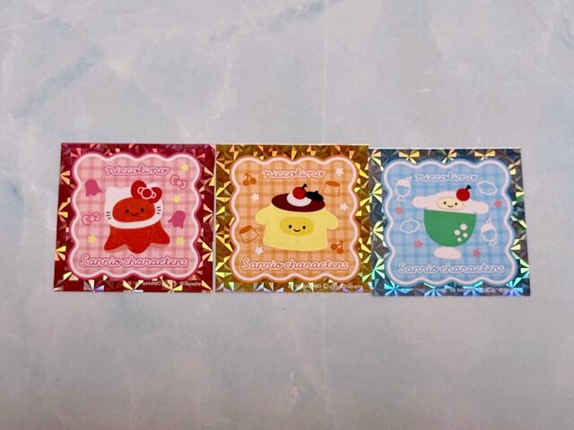 シールはキラキラのホログラム仕様