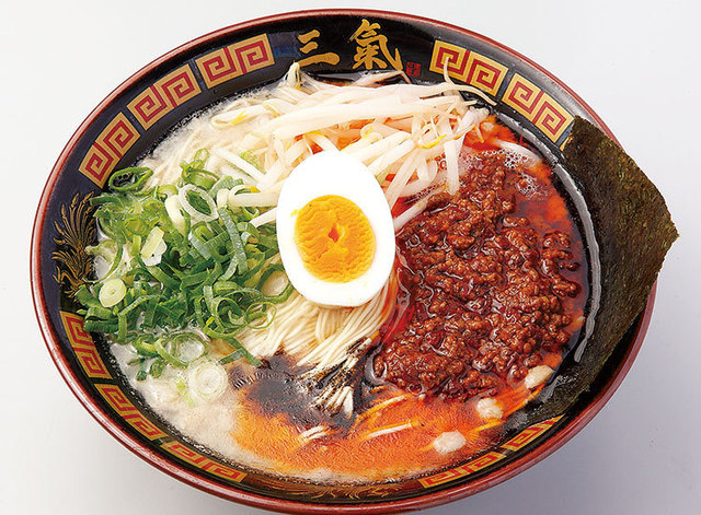 博多三氣 瑞穂店　三氣ラーメン　780円