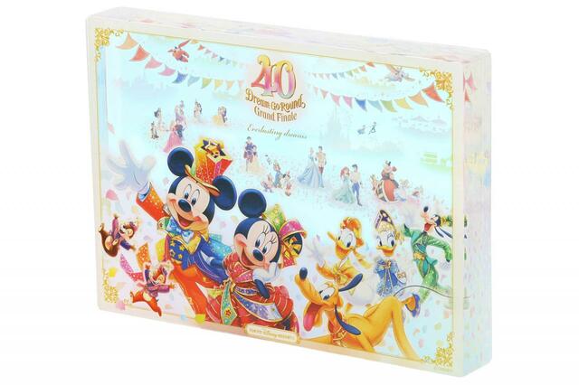 アクリルブロック 4,800円｜東京ディズニーリゾート40周年“ドリームゴーラウンド”グランドフィナーレ スペシャルグッズ｜発売日：2024年1月23日（火）｜販売店舗：東京ディズニーランド「グランドエンポーリアム」、東京ディズニーシー「エンポーリオ」