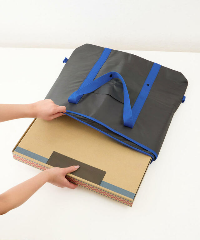 【3COINSの保冷バッグ売れ筋ランキング 8位】「2WAY保温冷デリバリーエコバッグ」880円（税込）