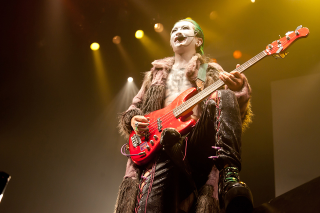 えんそく・ミド（B）／（撮影・さわきみのり）