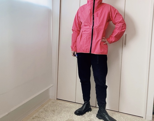 【ワークマン レディースレインジャケット STRETCH Perfect(ストレッチ パーフェクト)】パンツと合わせると釣りや作業スタイルに