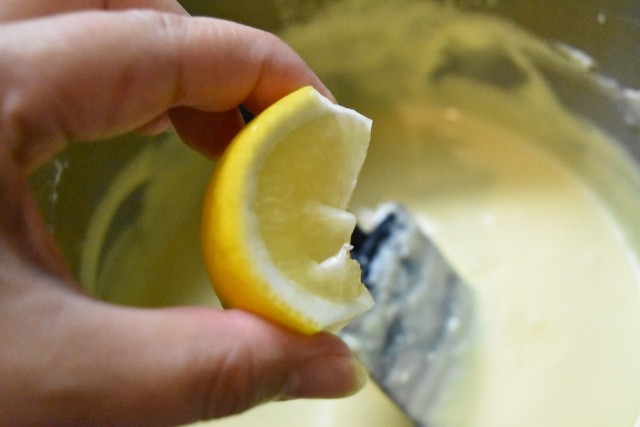 レモンを入れると爽やかな酸味と風味が楽しめる