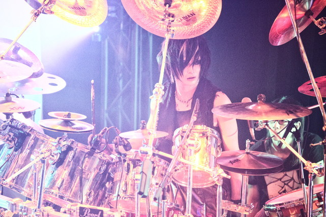 DEZERT　　撮影：小林裕和