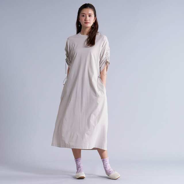 【ワークマンのワンピース人気ランキング 1位】「レディースニュートラルシャーリングスリーブワンピース」1,900円(税込)