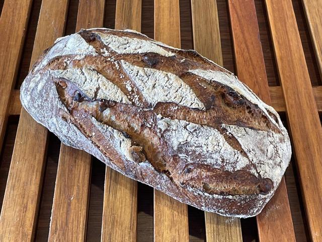 【市東製作所】ずっしりと重たい「くるみぱん」