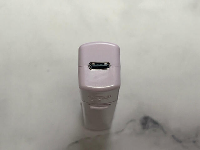 ケーブルの差し込み口