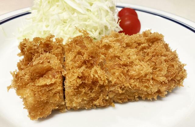 揚げた「まい泉のヒレかつ(2枚・冷凍 要フライ調理)」税込1296円(送料別)