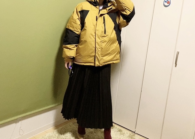 【ワークマン レディース防風撥水ストレッチウォームフーディ】黒プリーツも合います