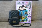 【ANNA SUI COLLECTION BOOK じゃばら式スマホポーチ】表紙とスマホポーチ本体