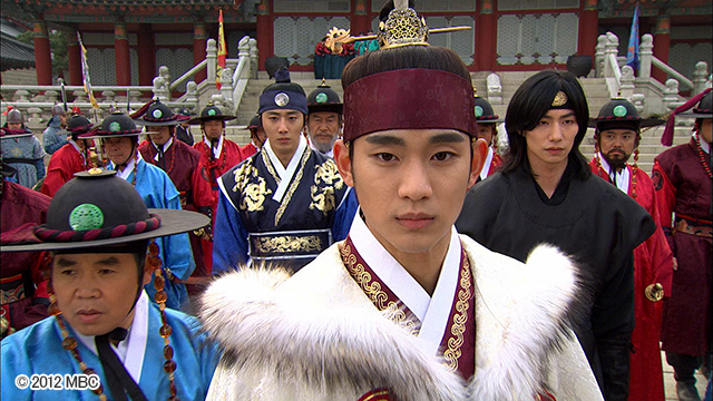 『太陽を抱く月』 © 2012 MBC