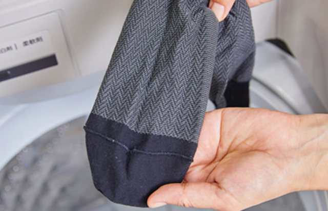 靴下は裏返しのまま洗う