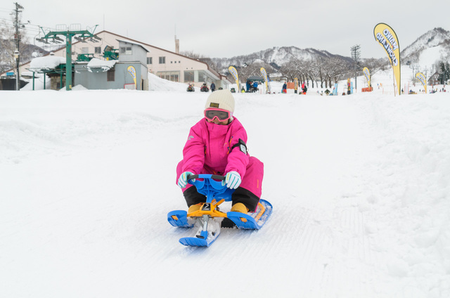 400mのソリ専用ロングコース!!「MAIKO SNOW LAND」｜舞子スノーリゾート（舞子エリア）