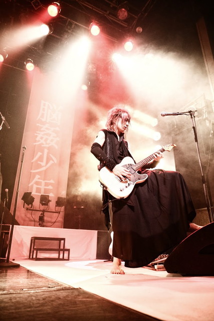 DEZERT　　撮影：小林裕和