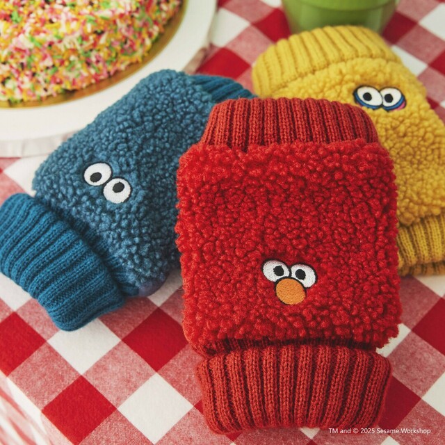 【セサミストリート】ハンドウォーマー　3,990円（税込）