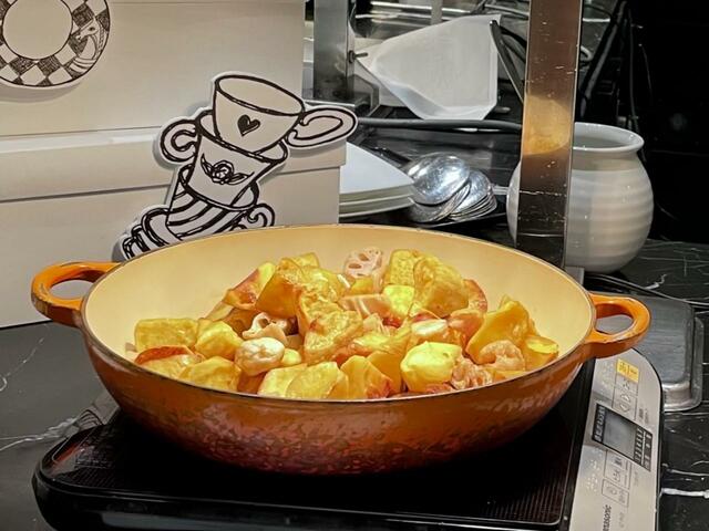 【ヒルトン東京 絵本の国のアリス スイーツビュッフェ】「根菜のキャメリーゼ」