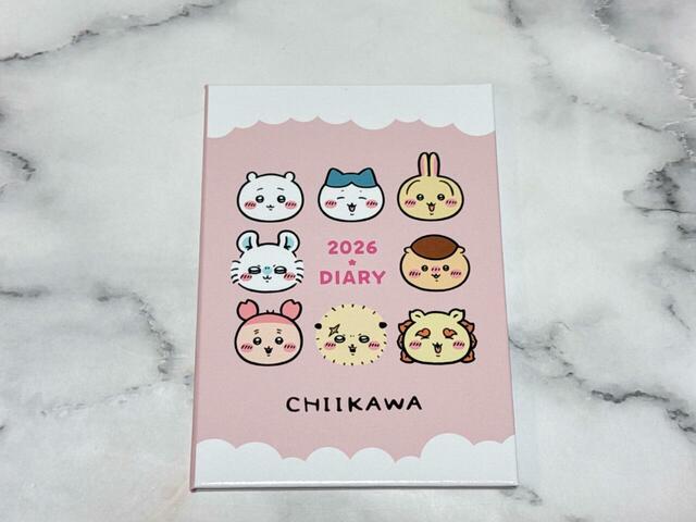 ピンク×ホワイトの配色がかわいい手帳♪ サイズはA6です