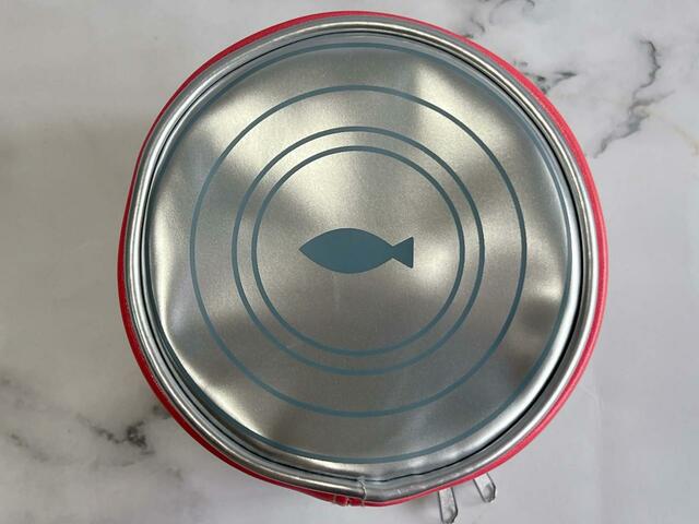 底部も蓋と同じデザインです