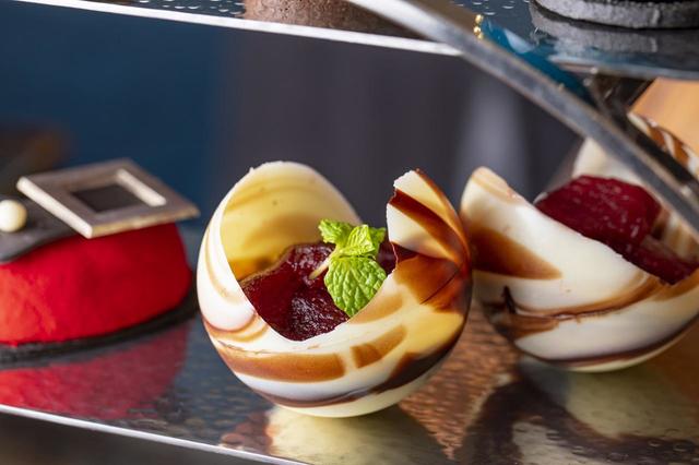 チョコレートカップ入りアップルコンポート