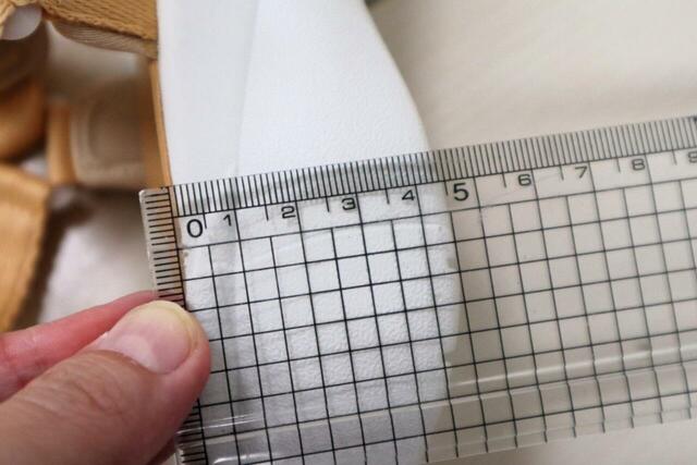 【PUMA ソフトライド VOLA サンダル】ヒールは約4.5cmで、厚底だけど見た目が重たくなりすぎないのもポイント