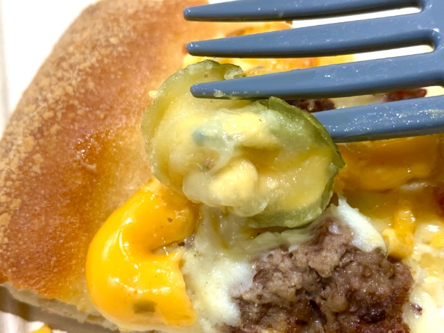 ピクルス好きにはたまらないピザかも！