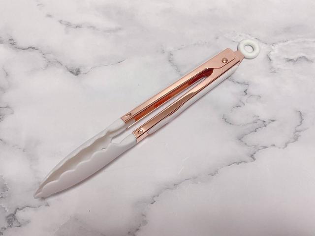 【Francfranc（フランフラン）】ロック式トング ホワイト×コッパー／税込800円